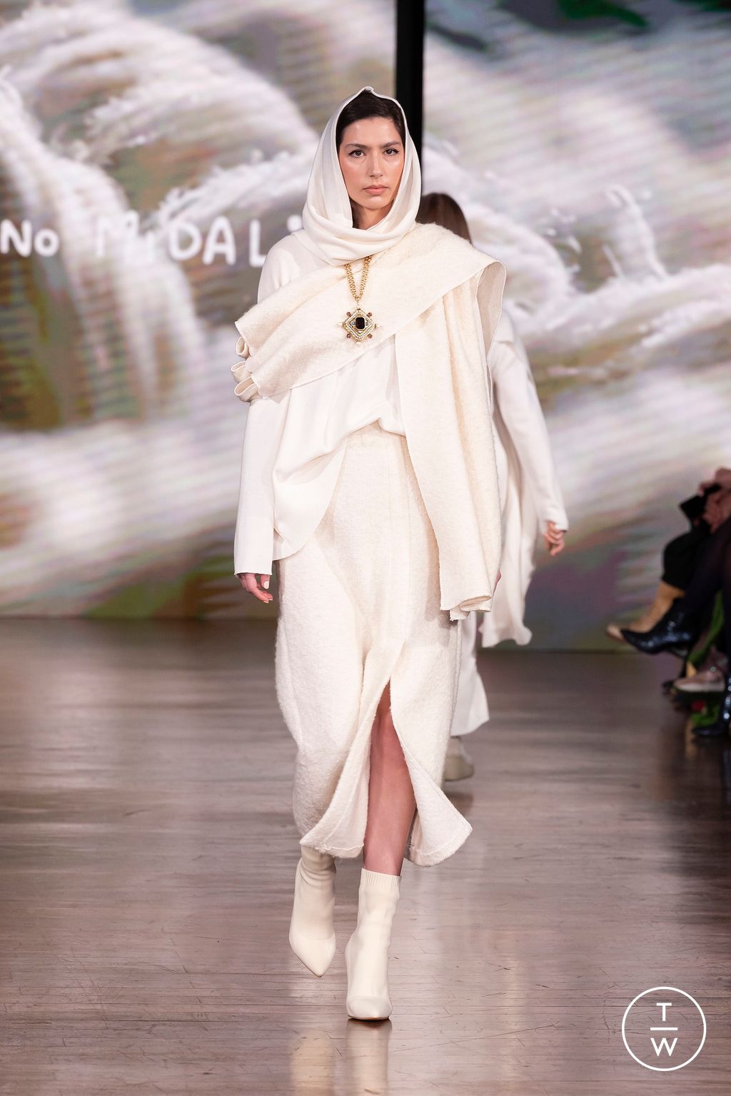 Fashion Week Milan Fall/Winter 2024 look 4 de la collection Martino Midali womenswear