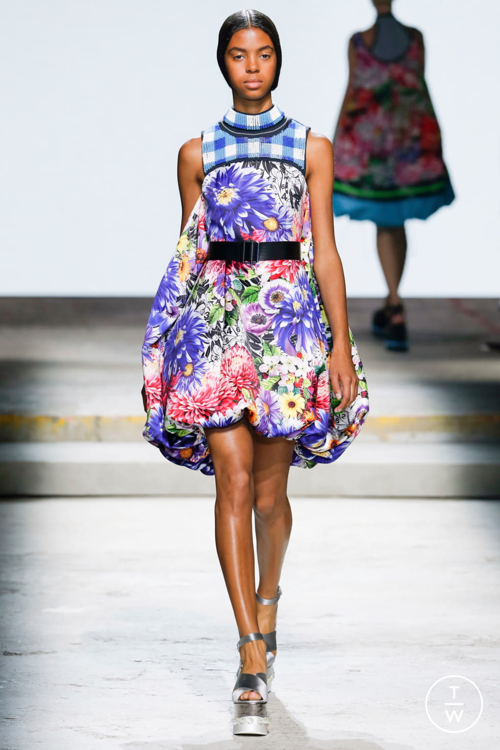 Fashion Week London Spring/Summer 2018 look 8 from the Mary Katrantzou collection womenswear
