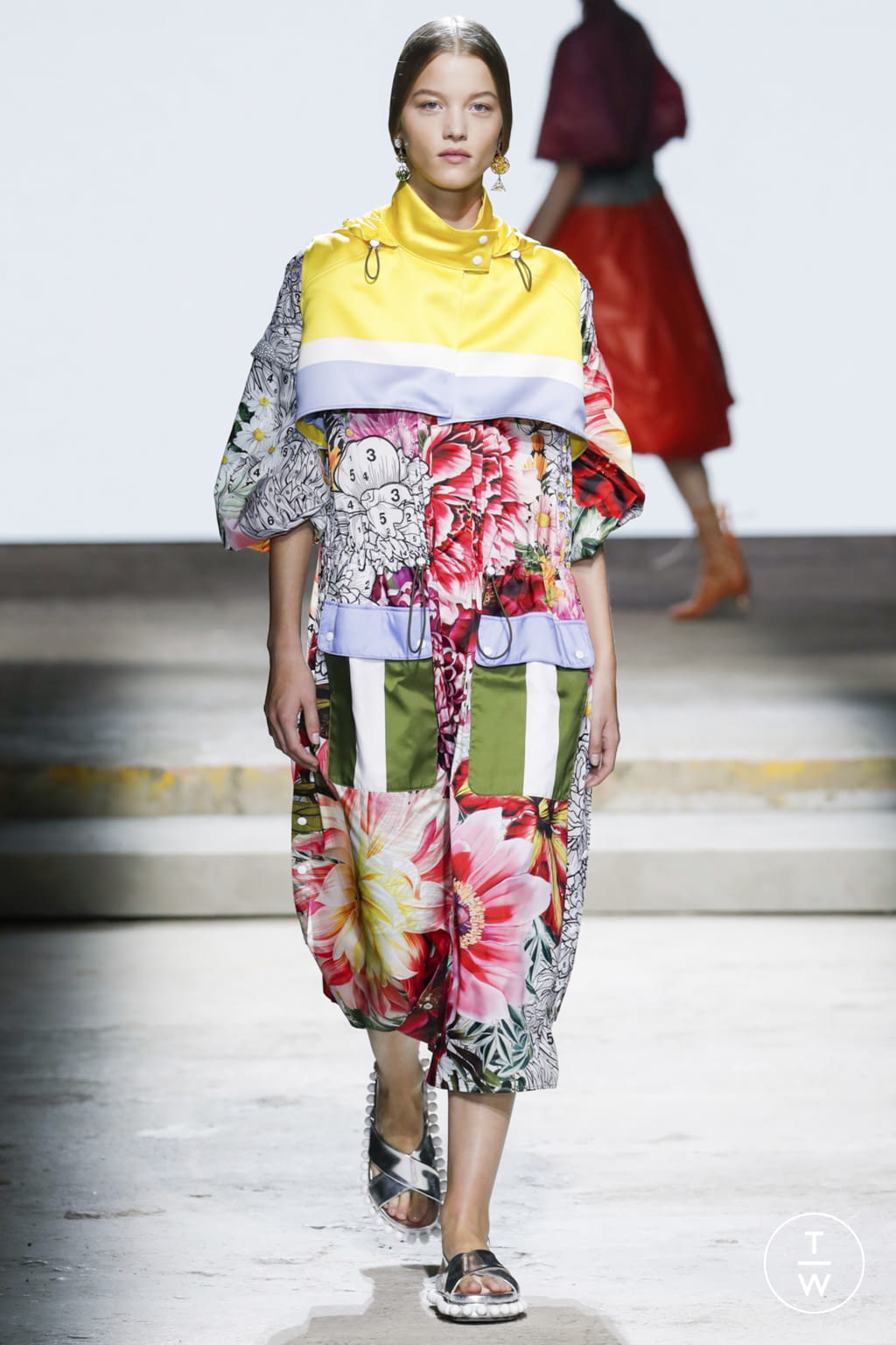 Fashion Week London Spring/Summer 2018 look 9 from the Mary Katrantzou collection womenswear