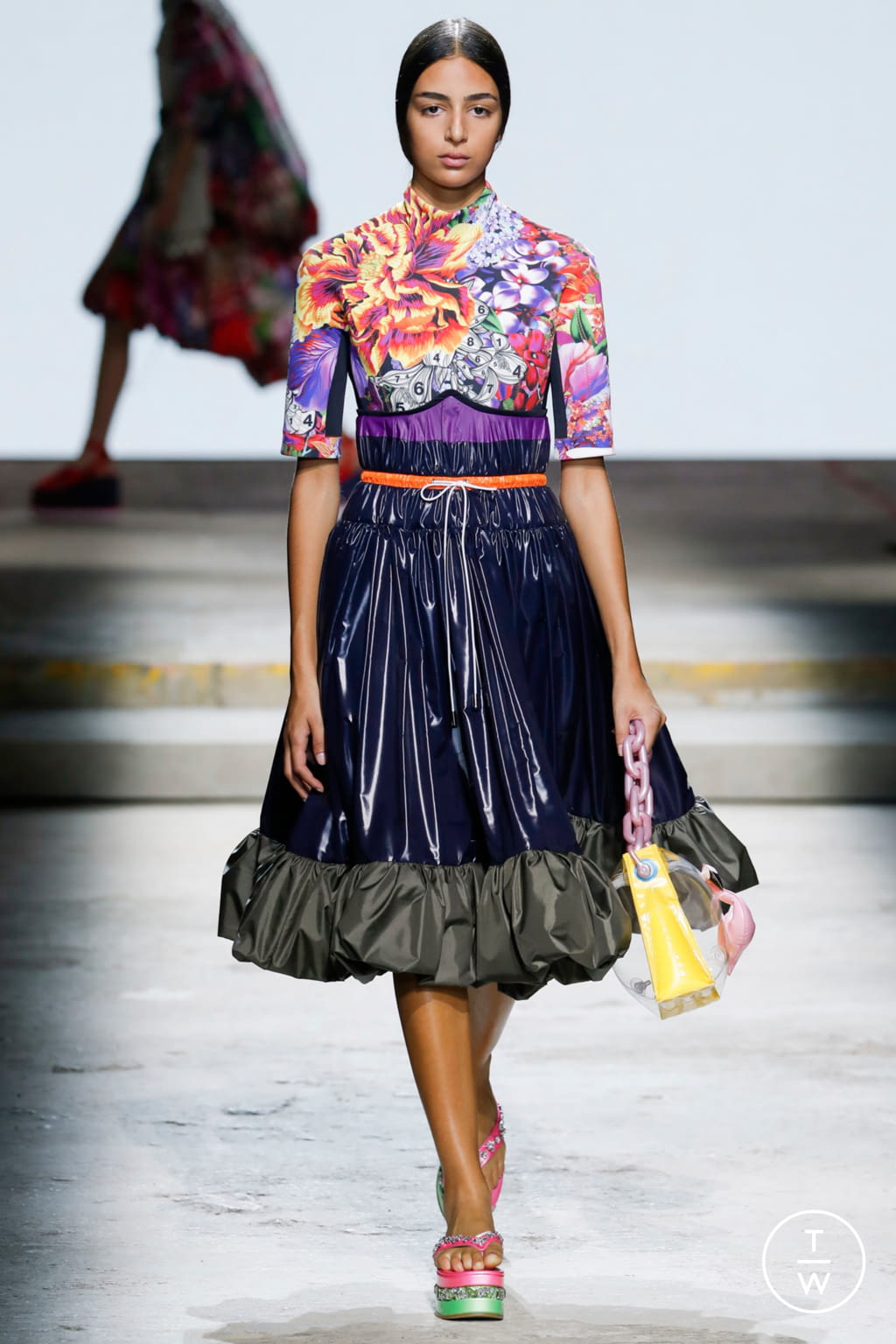Fashion Week London Spring/Summer 2018 look 10 from the Mary Katrantzou collection 女装