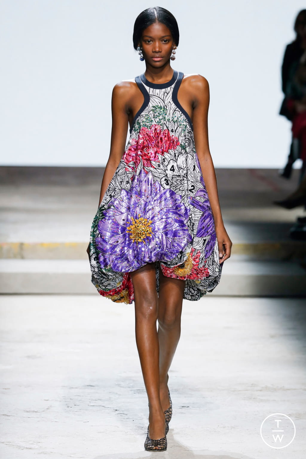 Fashion Week London Spring/Summer 2018 look 34 from the Mary Katrantzou collection 女装