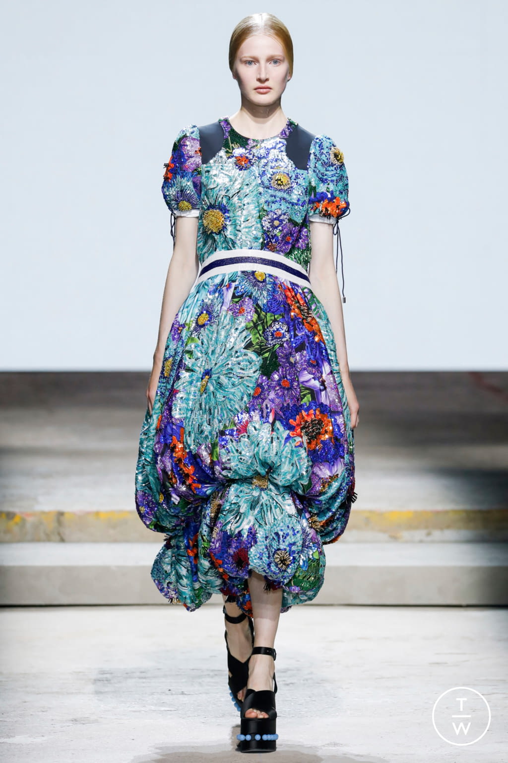 Fashion Week London Spring/Summer 2018 look 36 from the Mary Katrantzou collection womenswear