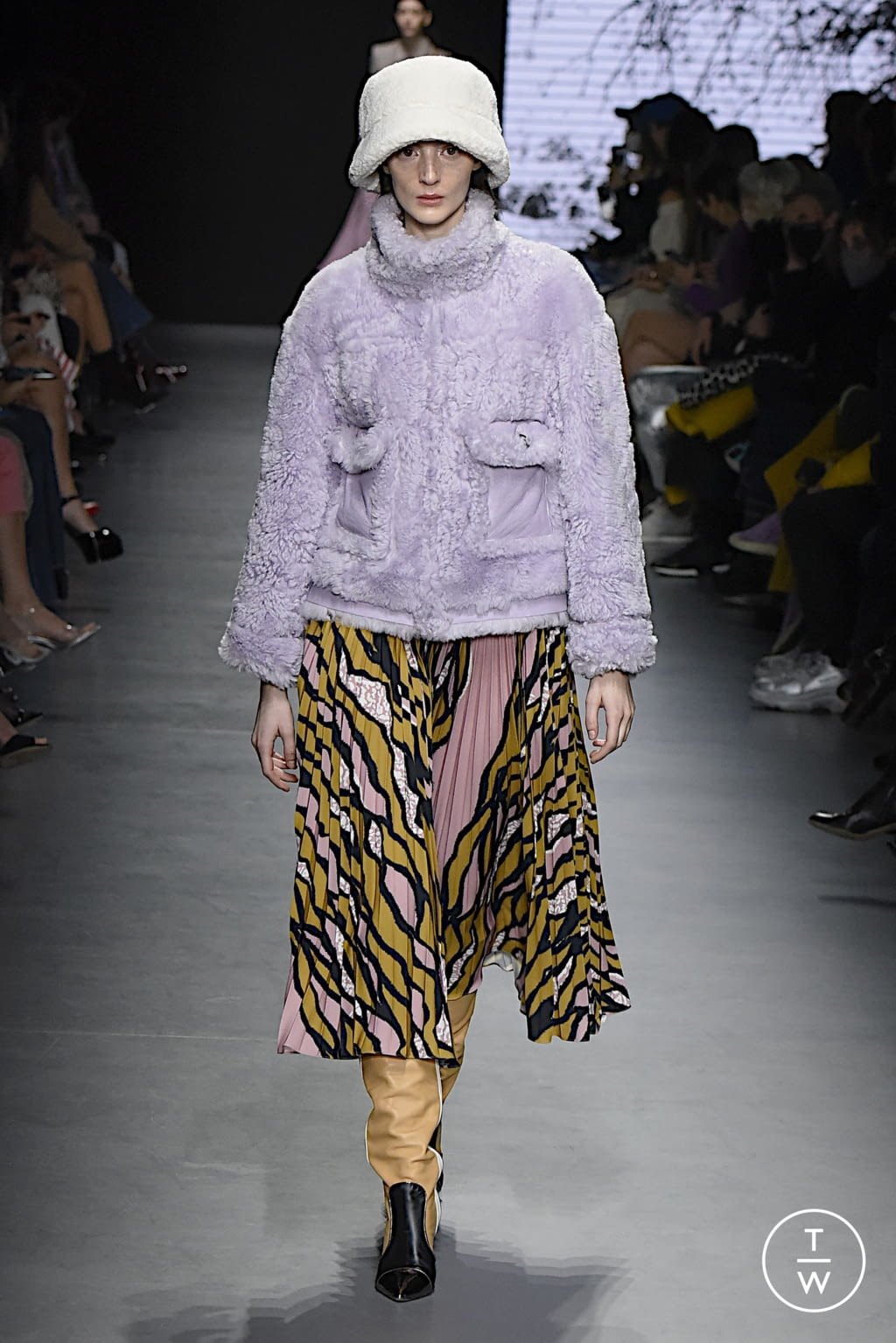 Fashion Week Milan Fall/Winter 2022 look 19 de la collection Maryling womenswear