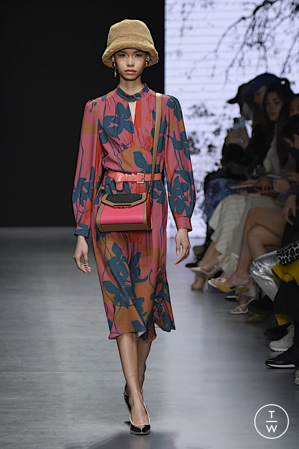 Fashion Week Milan Fall/Winter 2022 look 30 de la collection Maryling womenswear