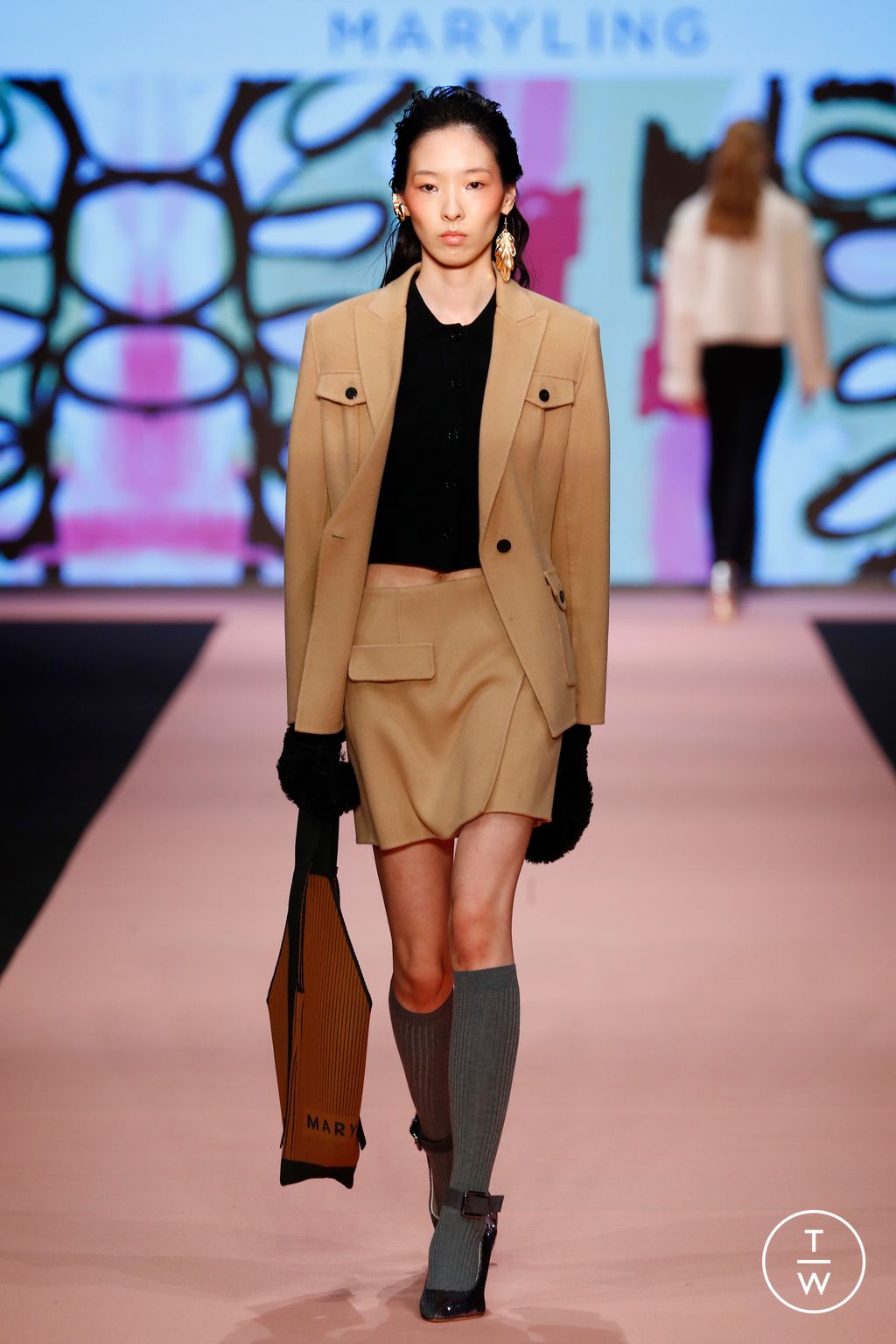 Fashion Week Milan Fall/Winter 2023 look 24 de la collection Maryling womenswear