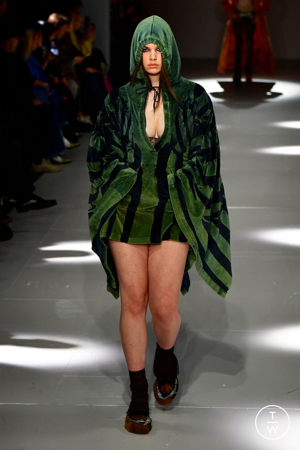 Fashion Week London Fall/Winter 2024 look 8 de la collection Masha Popova womenswear