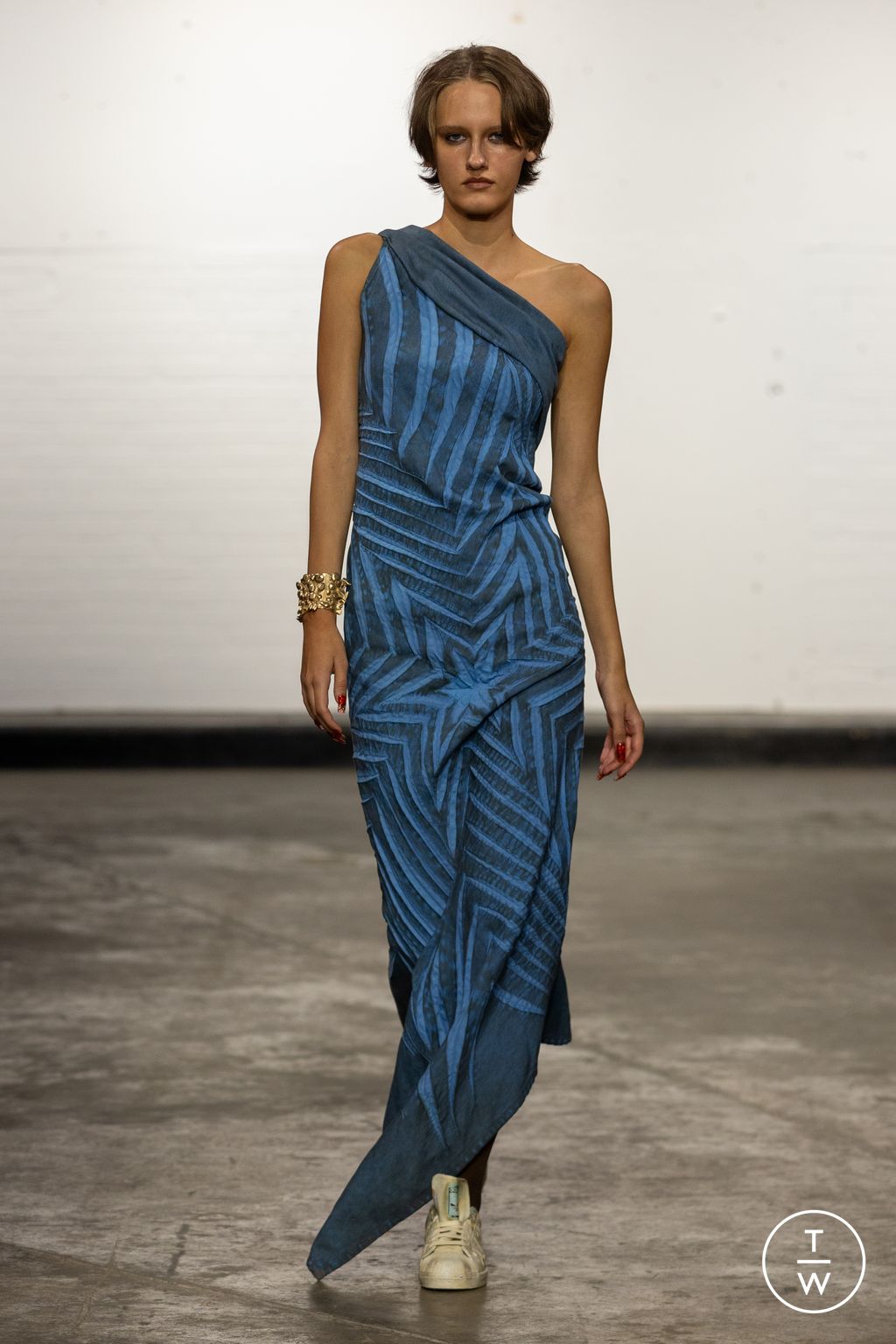 Fashion Week London Spring/Summer 2025 look 23 from the Masha Popova collection womenswear