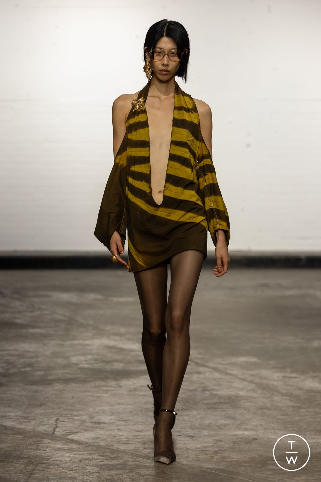 Fashion Week London Spring-Summer 2025 look 25 from the Masha Popova collection 女装