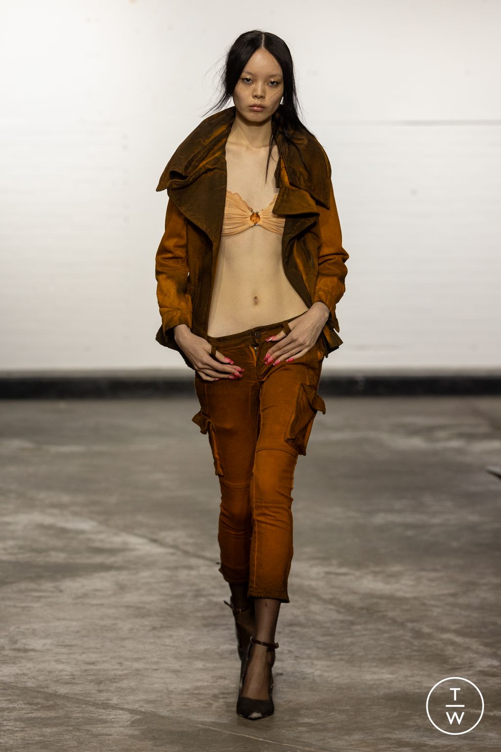 Fashion Week London Spring/Summer 2025 look 27 de la collection Masha Popova womenswear