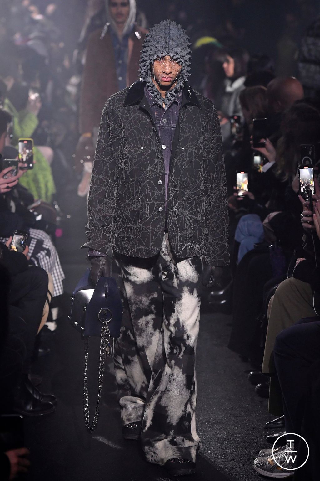 Fashion Week Paris Fall/Winter 2024 look 15 de la collection MASU menswear