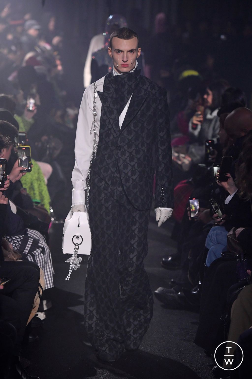 Fashion Week Paris Fall/Winter 2024 look 24 from the MASU collection menswear