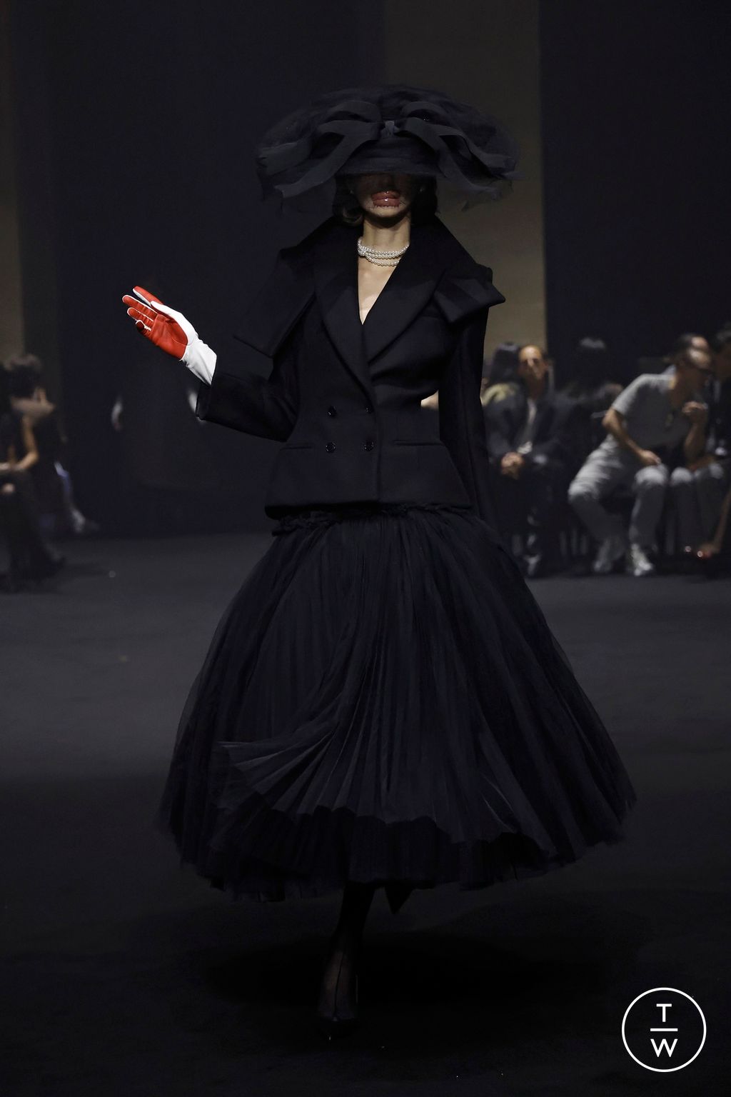 Fashion Week Paris Fall/Winter 2026 look 1 de la collection Matières Fécales womenswear