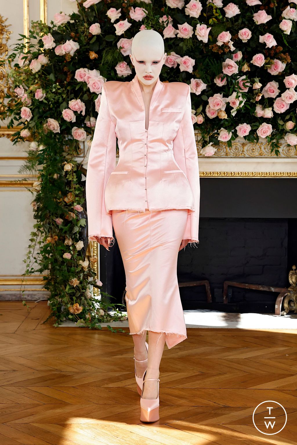 Fashion Week Paris Spring/Summer 2026 look 1 de la collection Matières Fécales womenswear