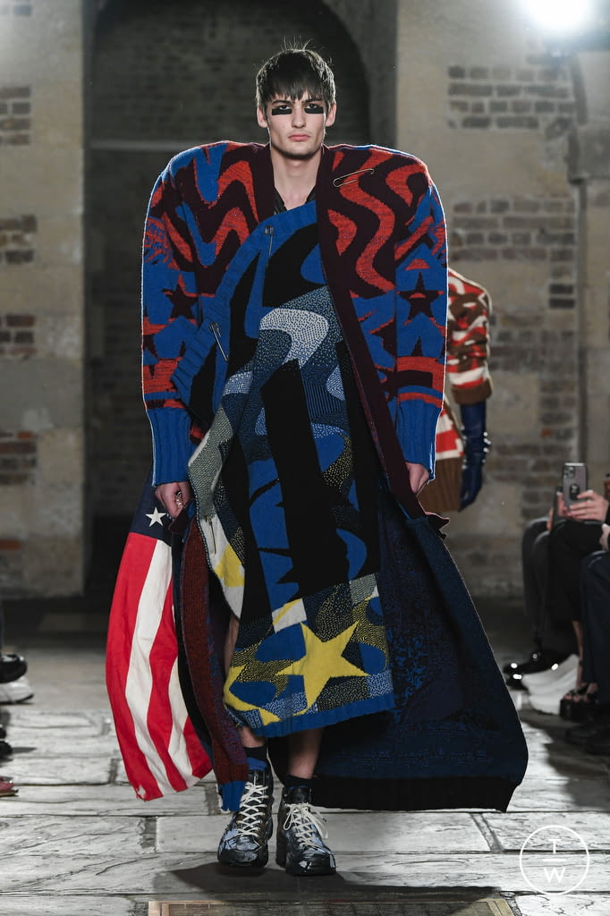 Fashion Week London Fall/Winter 2022 look 11 from the Matty Bovan collection 女装