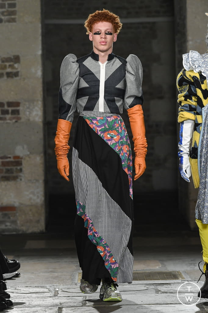 Fashion Week London Fall/Winter 2022 look 20 from the Matty Bovan collection womenswear