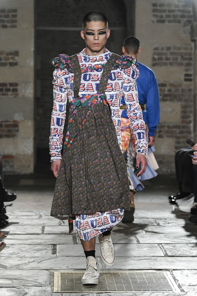 Fashion Week London Fall/Winter 2022 look 32 de la collection Matty Bovan womenswear