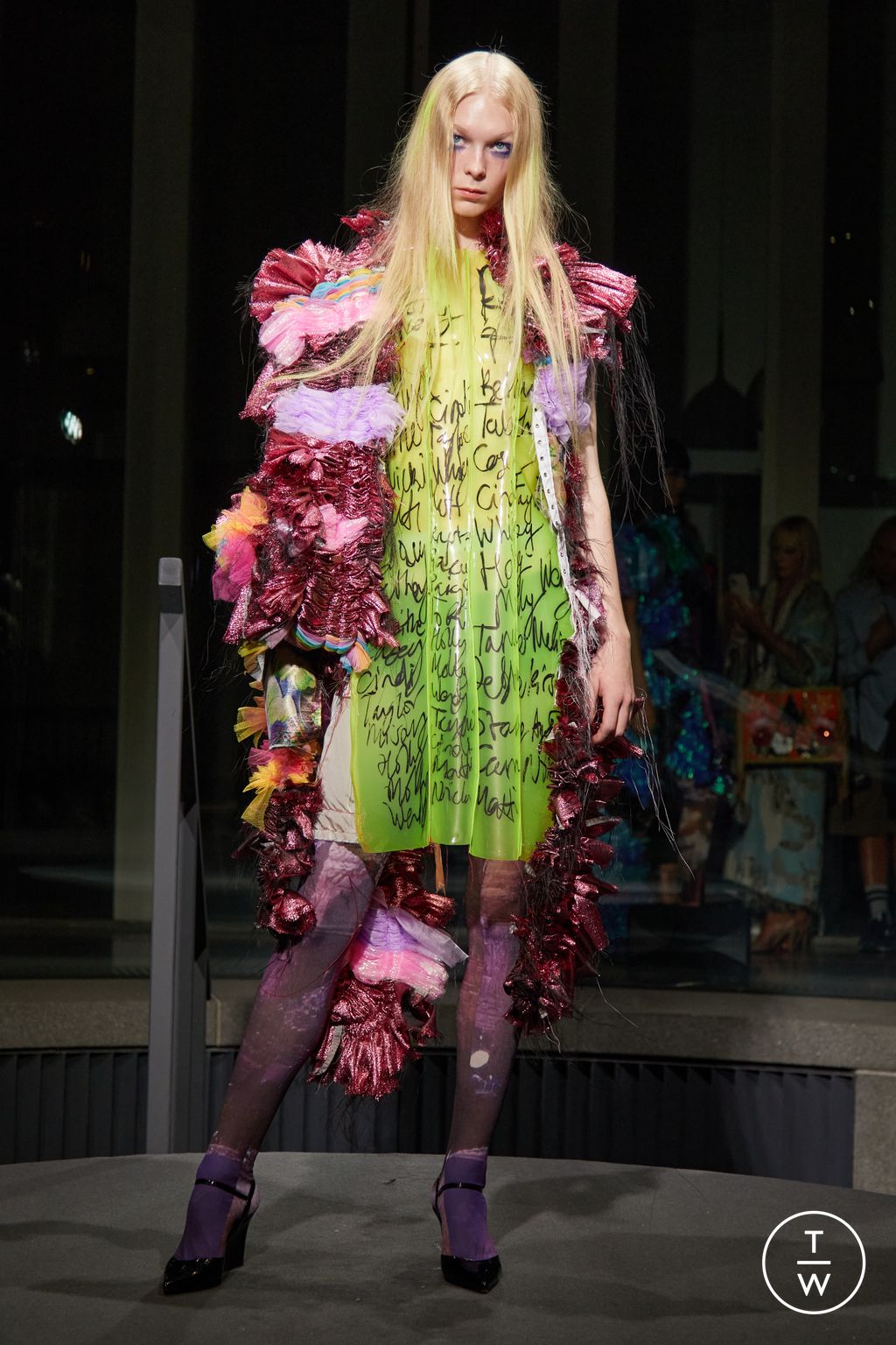 Fashion Week London Spring/Summer 2024 look 17 de la collection Matty Bovan womenswear