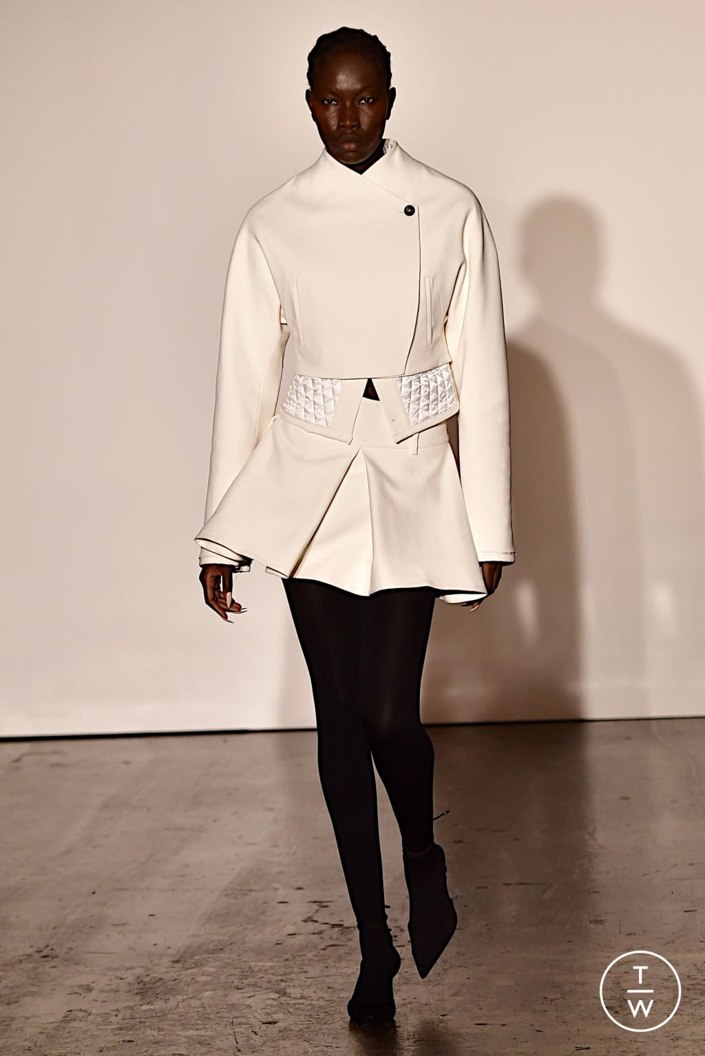 Fashion Week London Fall/Winter 2022 look 33 from the Fashion East collection womenswear
