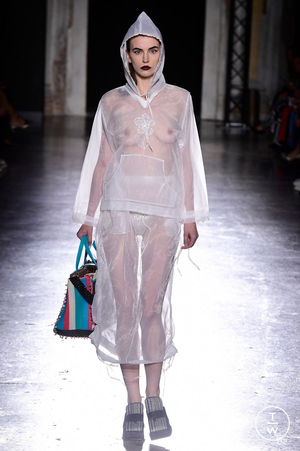 Fashion Week Milan Spring/Summer 2024 look 7 from the MAXIVIVE collection womenswear