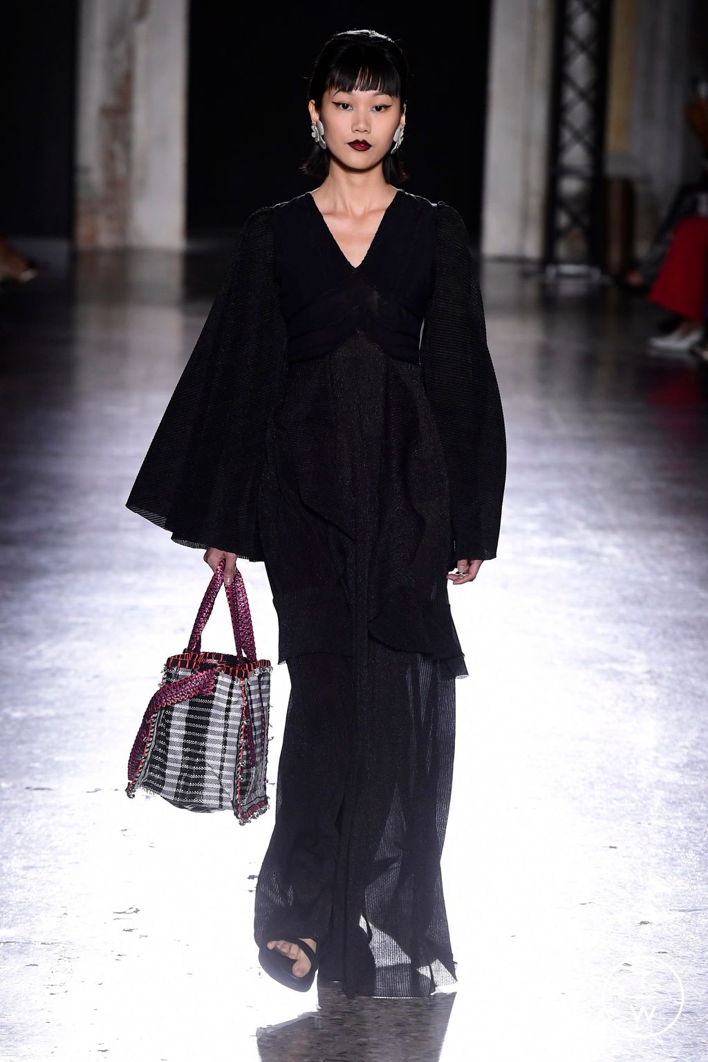 Fashion Week Milan Spring/Summer 2024 look 8 from the MAXIVIVE collection 女装