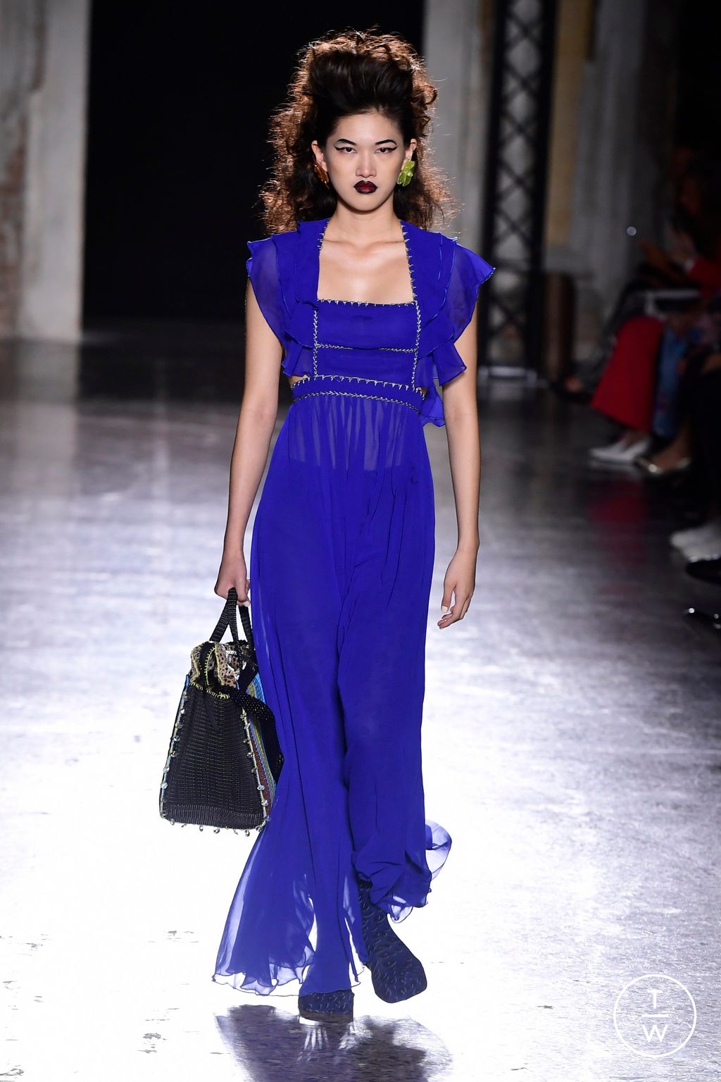 Fashion Week Milan Spring/Summer 2024 look 9 from the MAXIVIVE collection womenswear