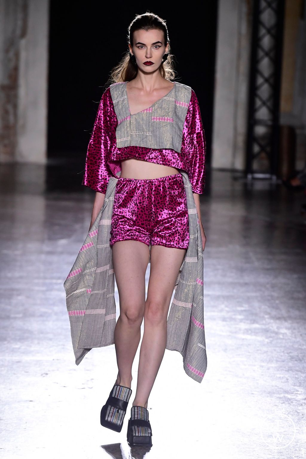 Fashion Week Milan Spring/Summer 2024 look 22 from the MAXIVIVE collection womenswear