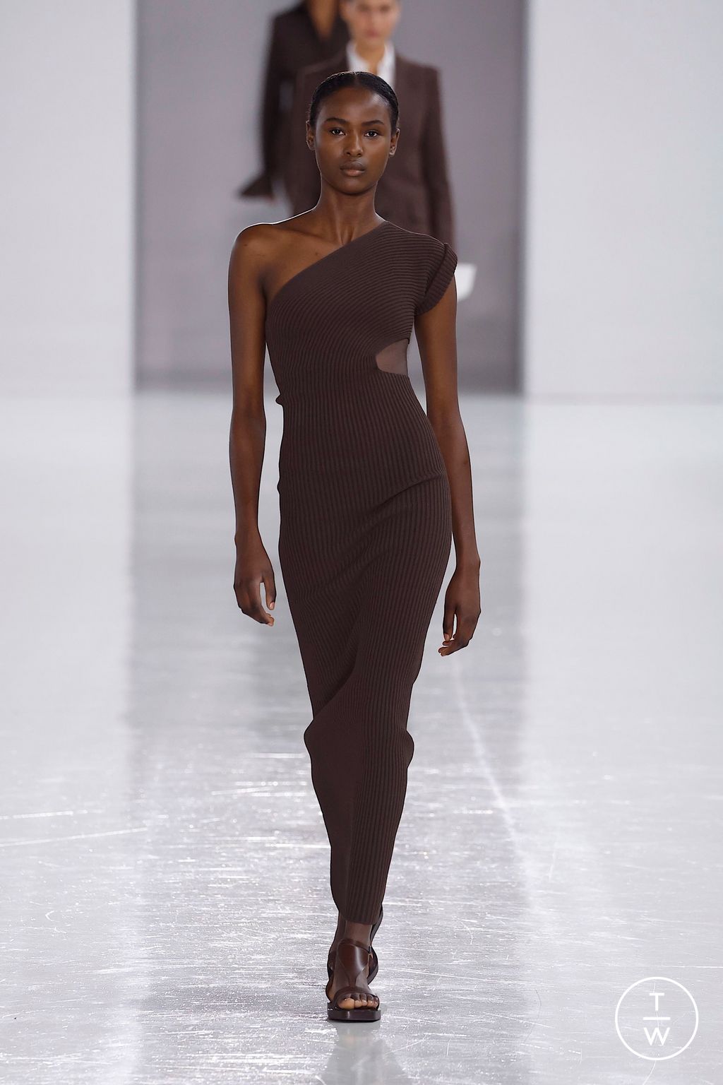 Fashion Week Milan Spring/Summer 2025 look 2 from the Max Mara collection womenswear