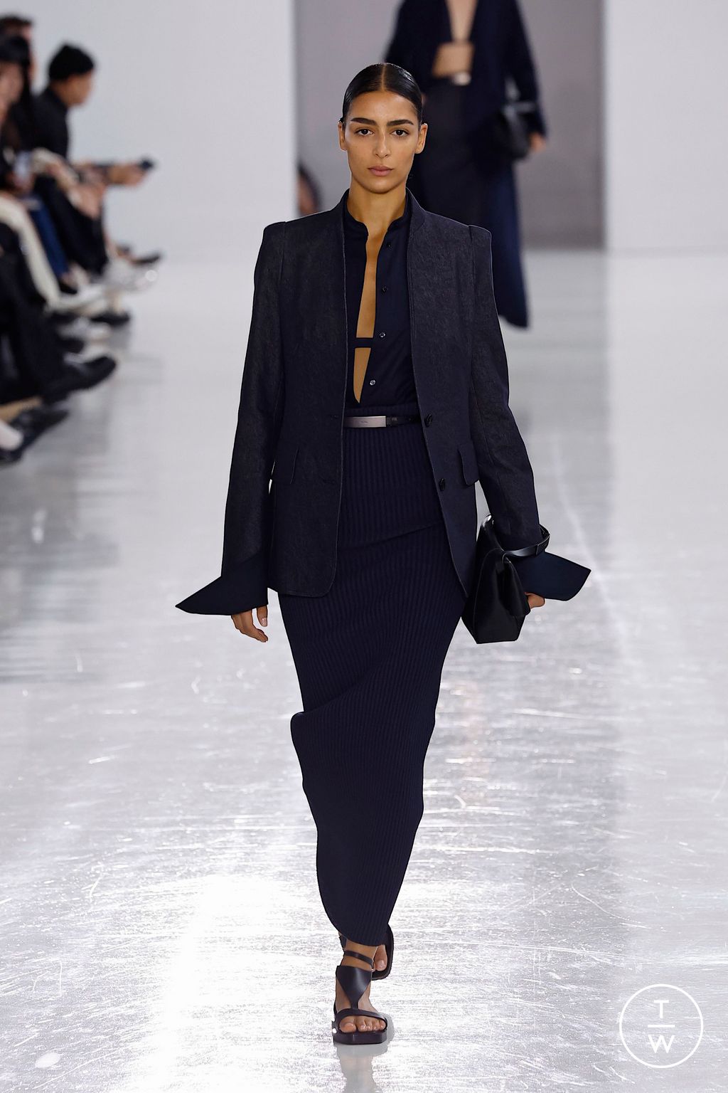 Fashion Week Milan Spring/Summer 2025 look 11 de la collection Max Mara womenswear