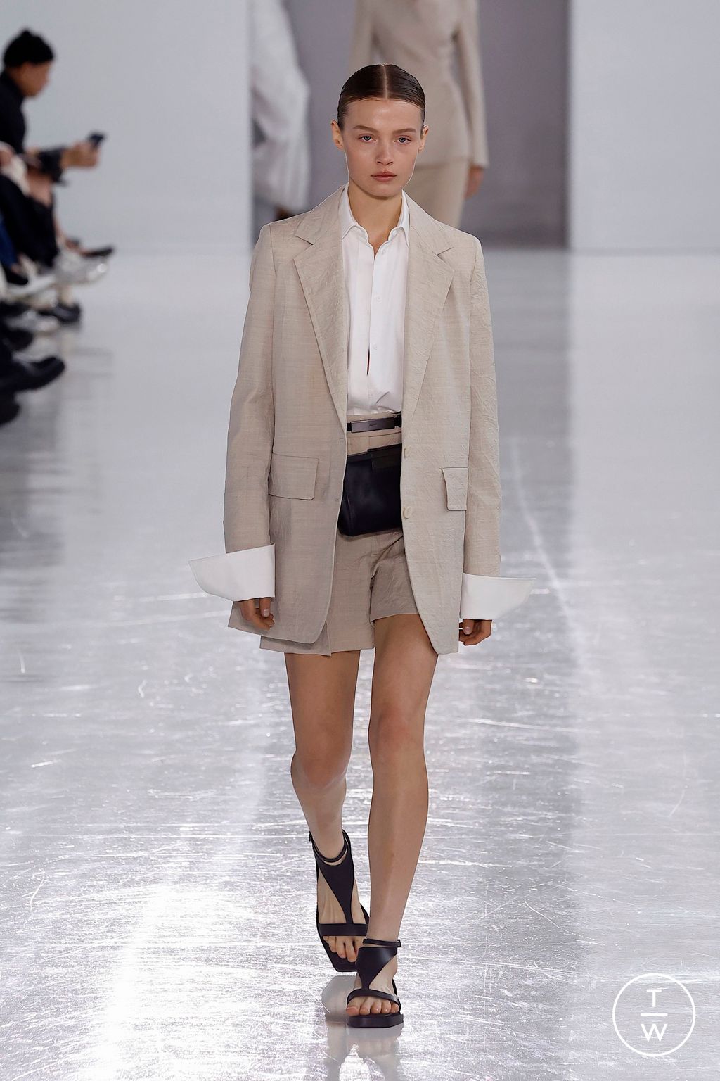 Fashion Week Milan Spring-Summer 2025 look 14 de la collection Max Mara womenswear