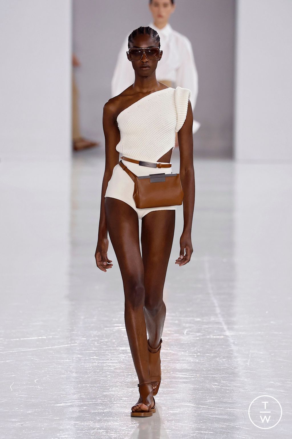 Fashion Week Milan Spring/Summer 2025 look 17 from the Max Mara collection womenswear