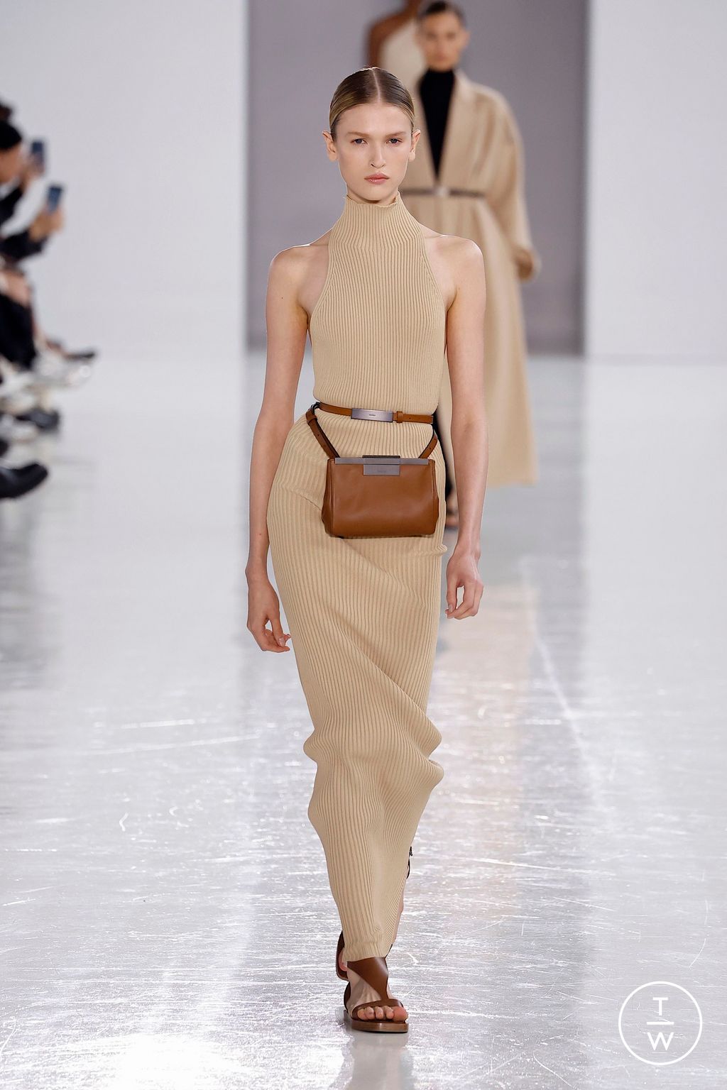 Fashion Week Milan Spring-Summer 2025 look 19 from the Max Mara collection 女装