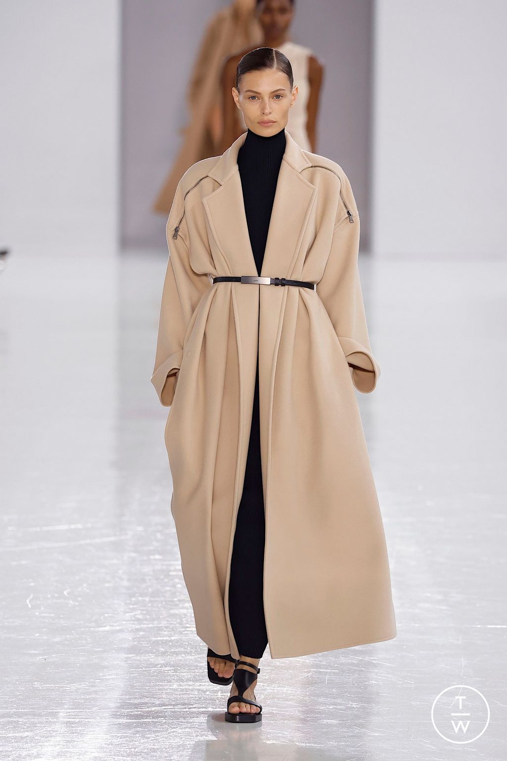 Fashion Week Milan Spring-Summer 2025 look 20 from the Max Mara collection womenswear