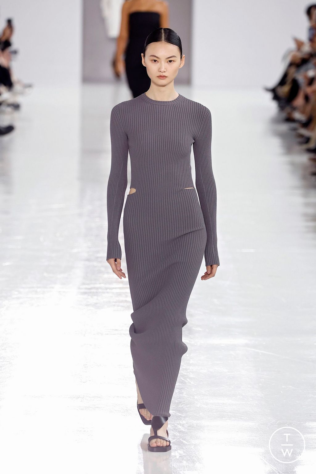 Fashion Week Milan Spring/Summer 2025 look 40 from the Max Mara collection womenswear