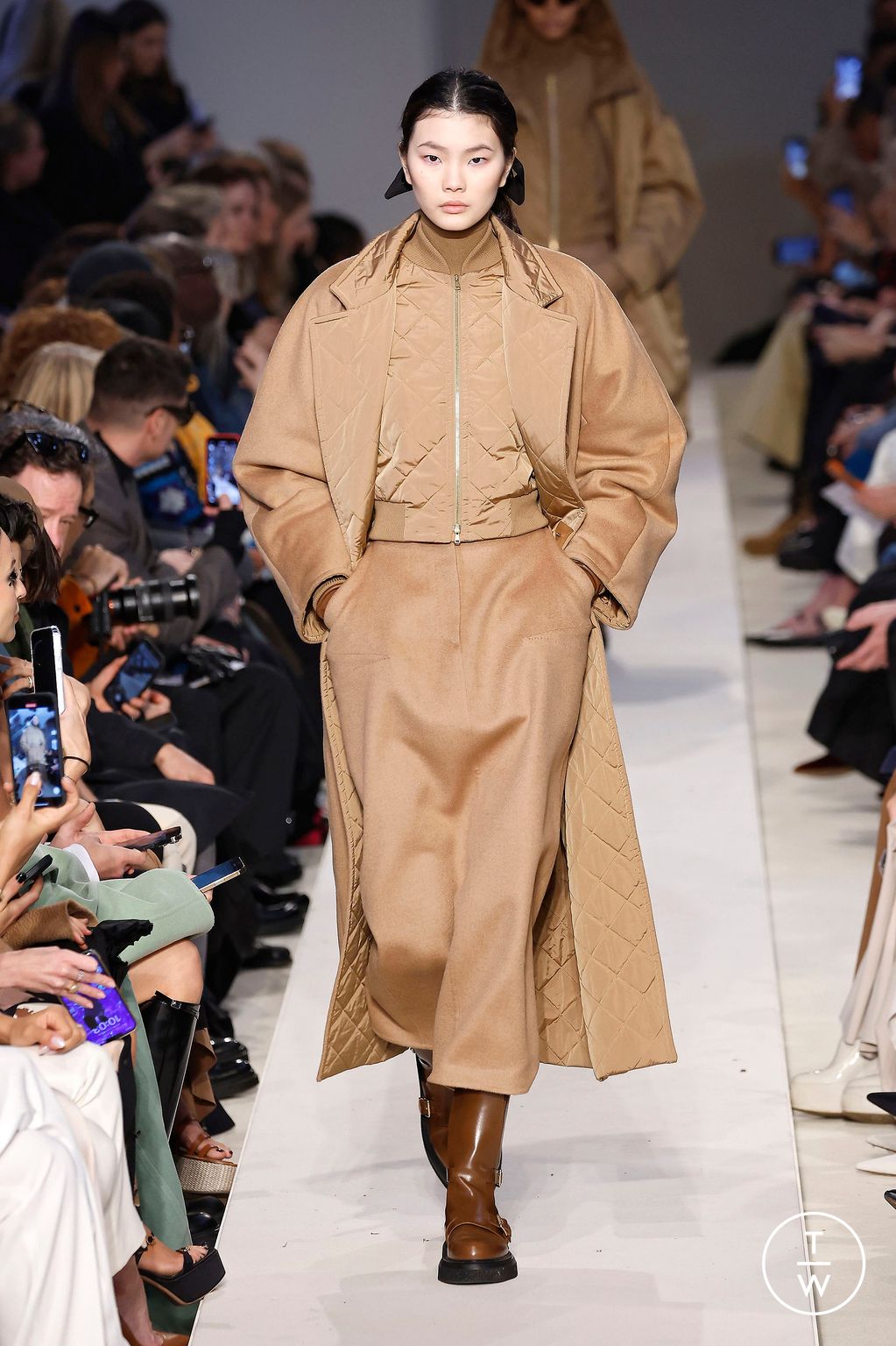 Fashion Week Milan Fall/Winter 2023 look 7 from the Max Mara collection 女装