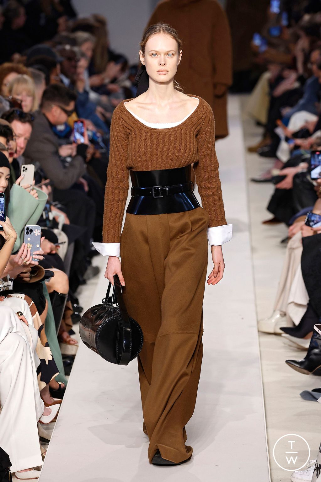 Fashion Week Milan Fall/Winter 2023 look 13 from the Max Mara collection womenswear