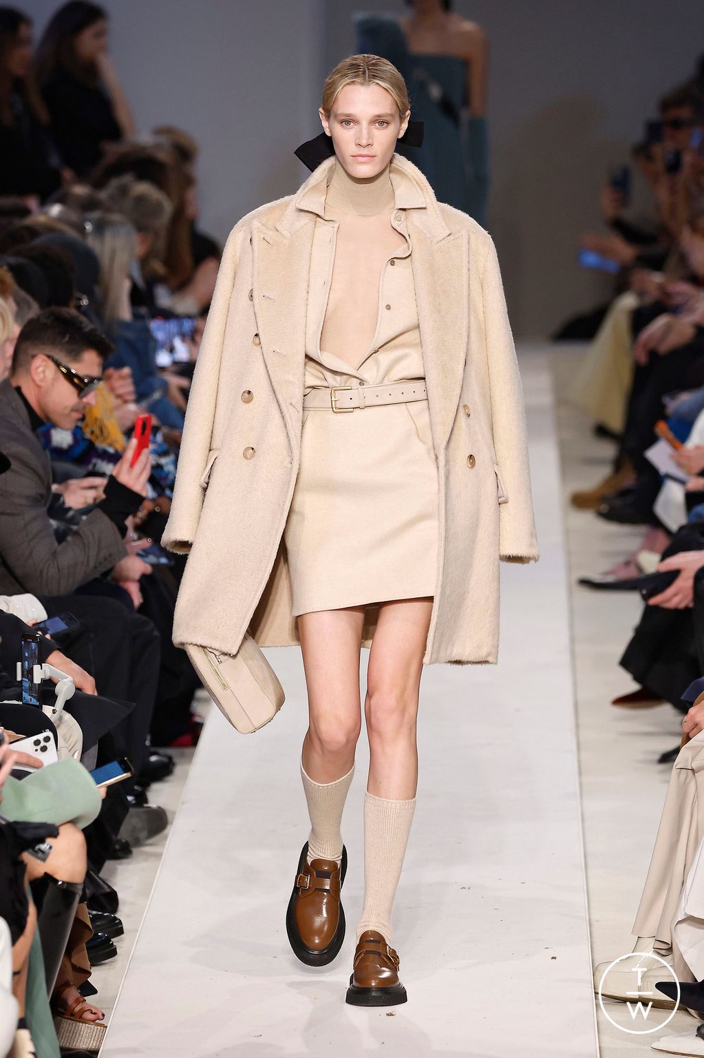 Fashion Week Milan Fall/Winter 2023 look 19 from the Max Mara collection 女装