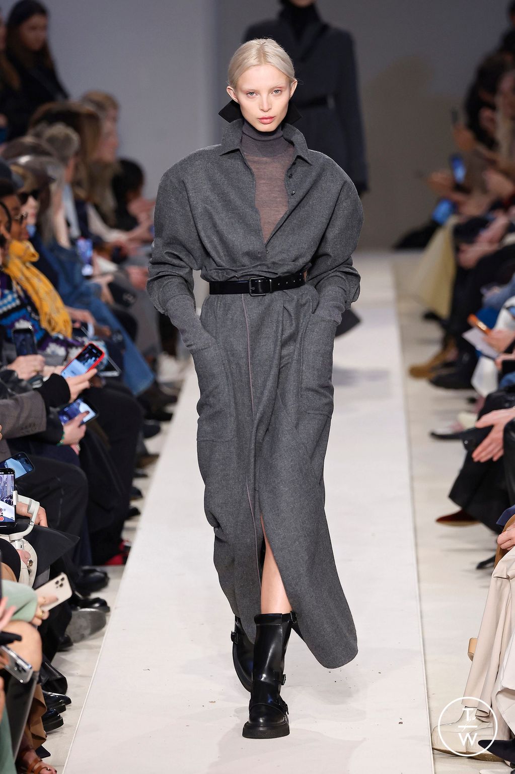 Fashion Week Milan Fall/Winter 2023 look 26 de la collection Max Mara womenswear