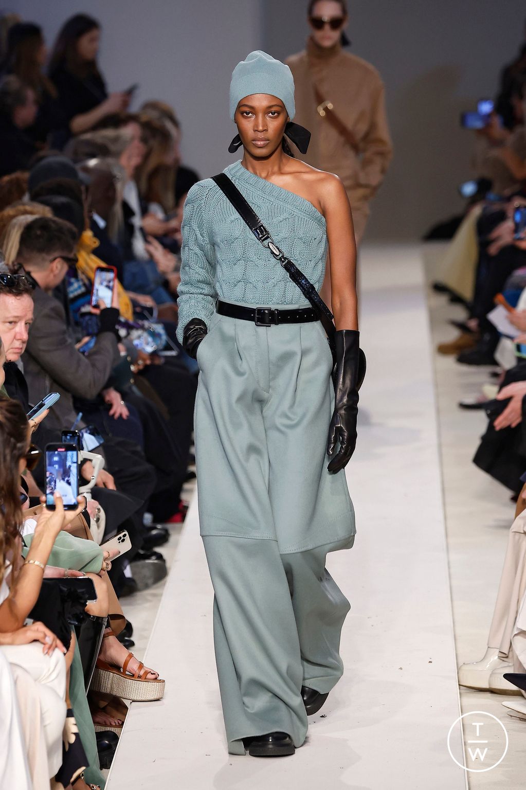 Fashion Week Milan Fall/Winter 2023 look 32 de la collection Max Mara womenswear