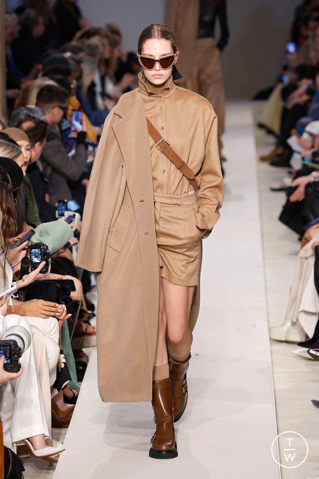 Fashion Week Milan Fall/Winter 2023 look 33 from the Max Mara collection 女装