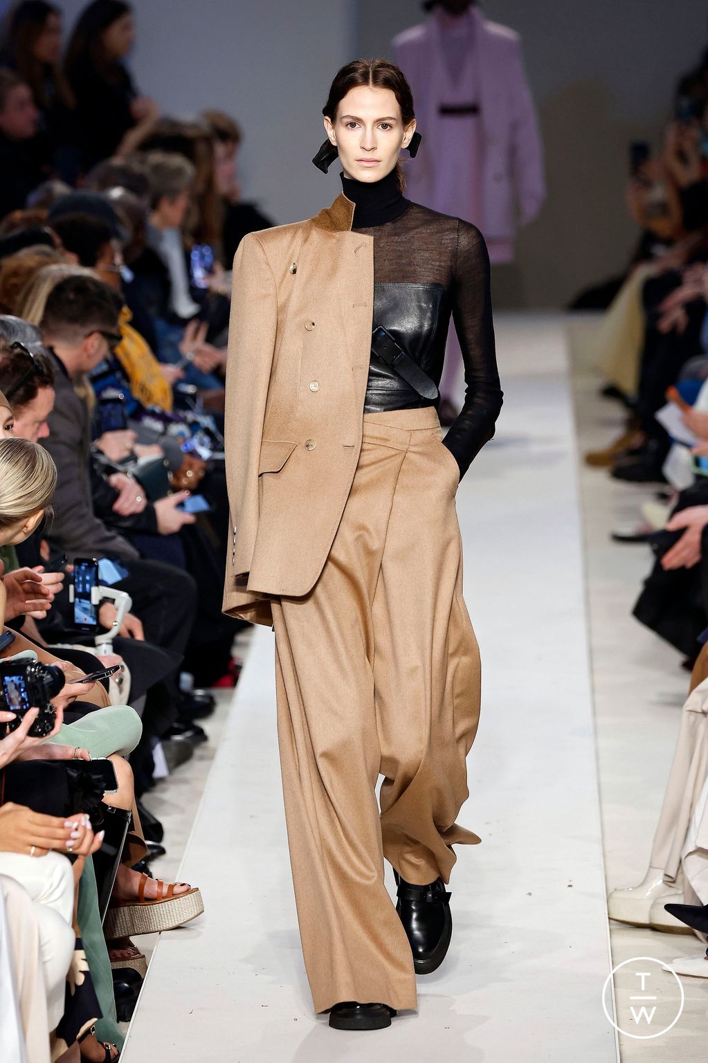 Fashion Week Milan Fall/Winter 2023 look 34 from the Max Mara collection womenswear