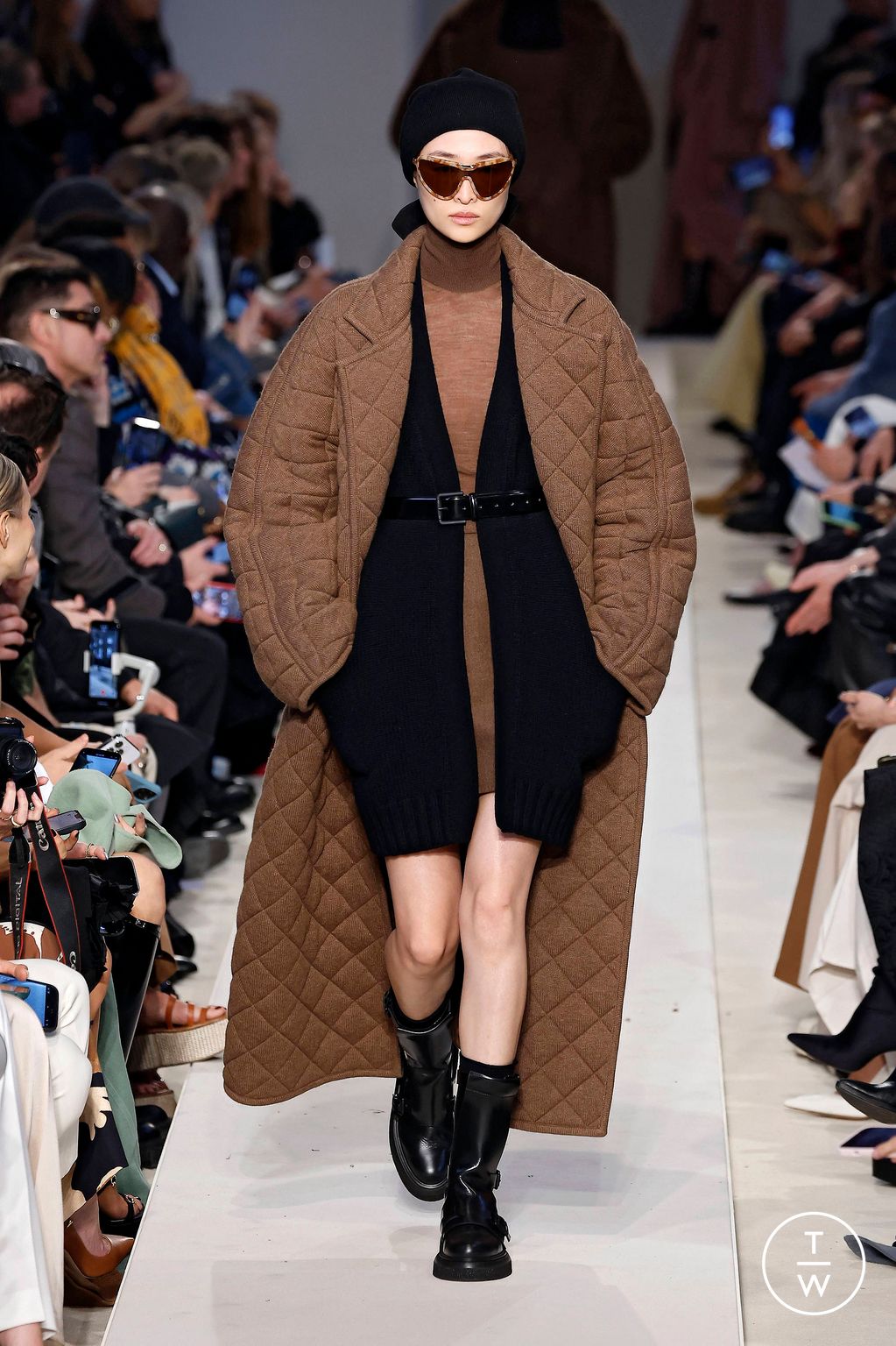 Fashion Week Milan Fall/Winter 2023 look 36 from the Max Mara collection 女装
