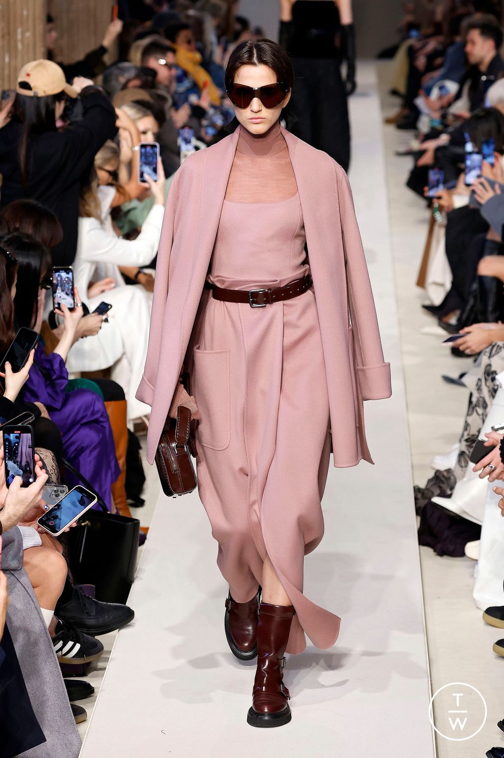 Fashion Week Milan Fall/Winter 2023 look 38 from the Max Mara collection womenswear