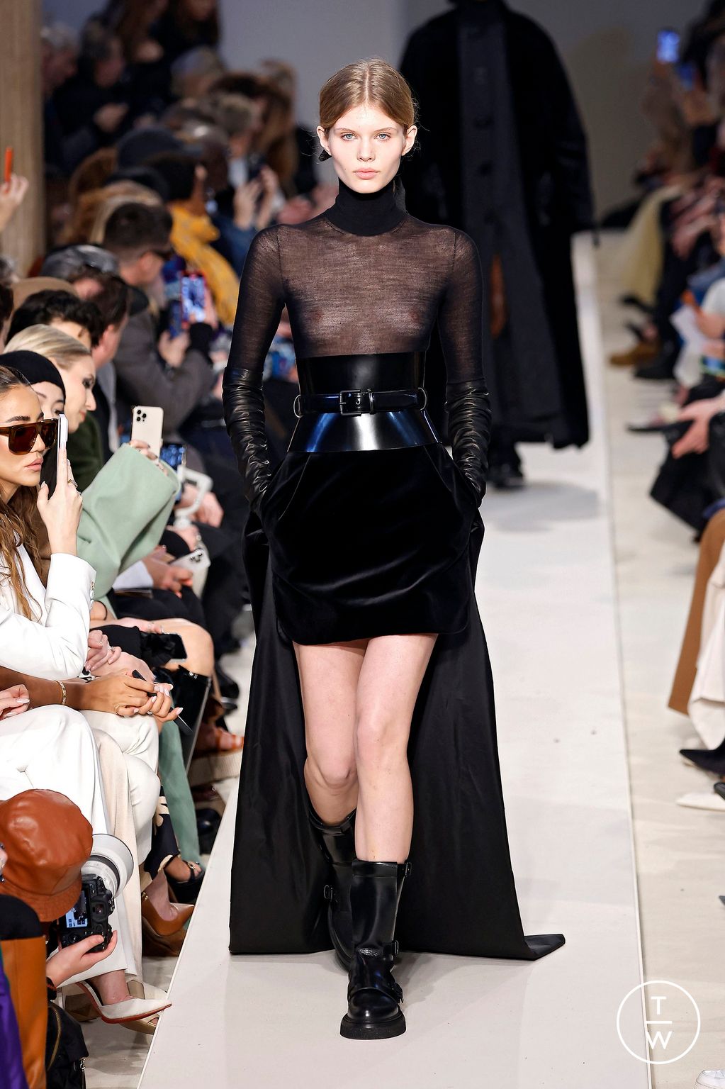 Fashion Week Milan Fall/Winter 2023 look 43 from the Max Mara collection womenswear