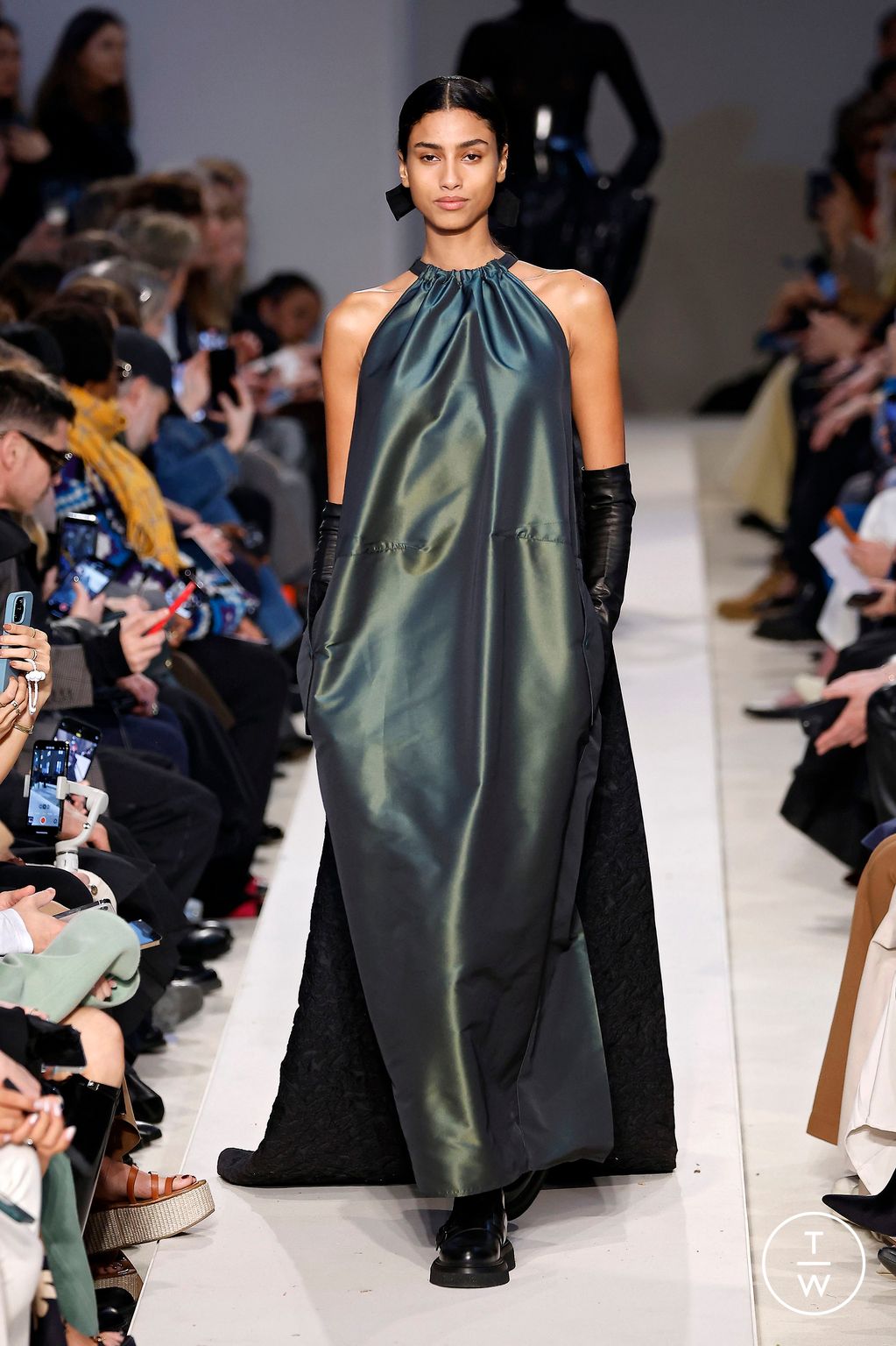 Fashion Week Milan Fall/Winter 2023 look 45 from the Max Mara collection womenswear