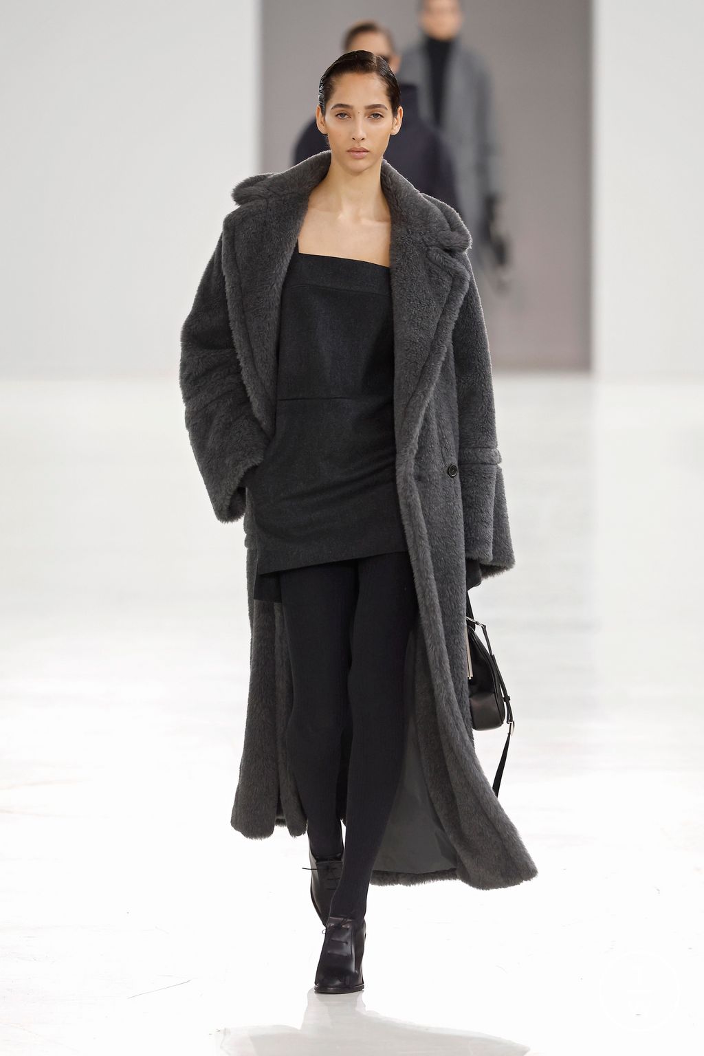 Fashion Week Milan Fall/Winter 2024 look 21 from the Max Mara collection 女装