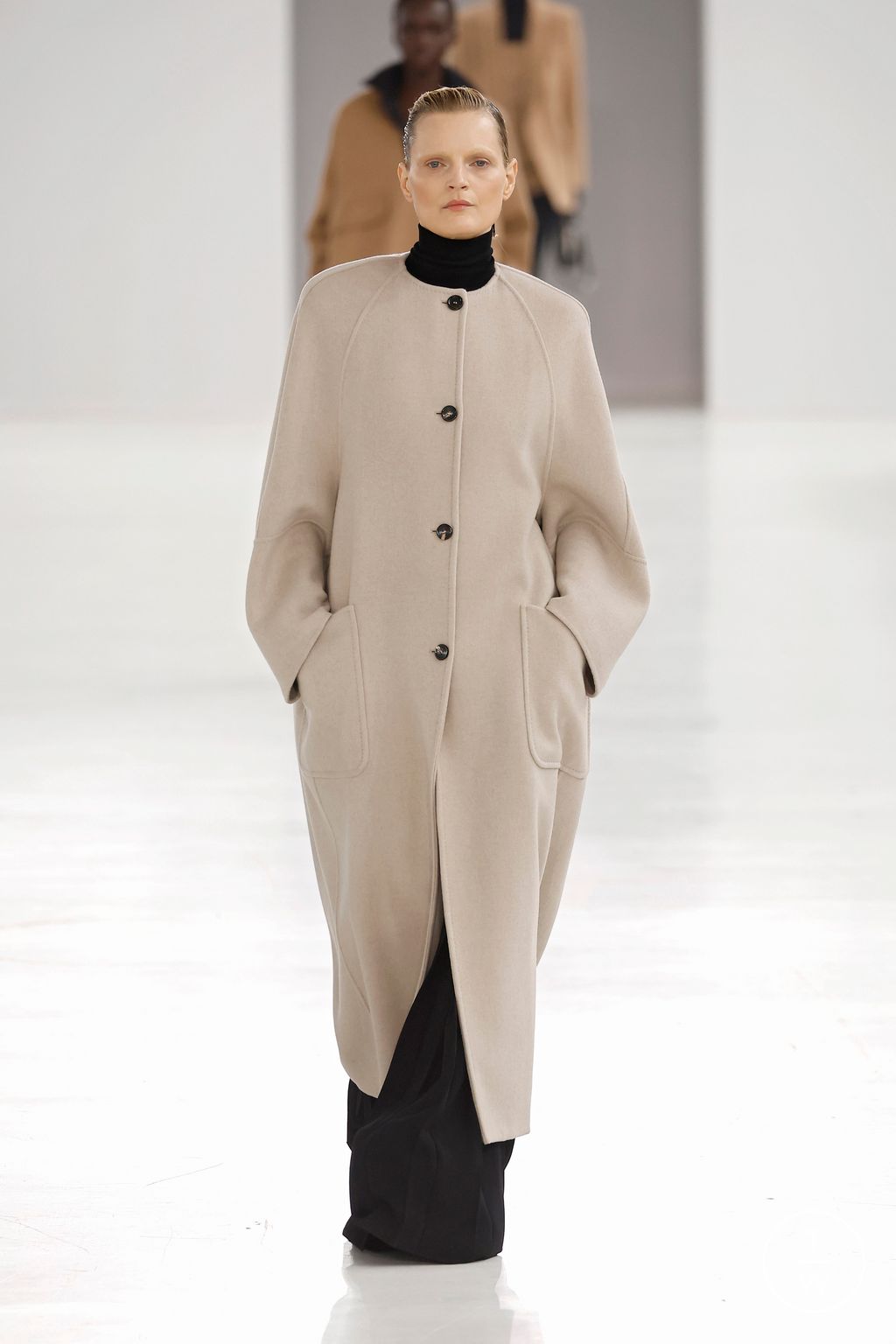 Fashion Week Milan Fall/Winter 2024 look 30 from the Max Mara collection womenswear