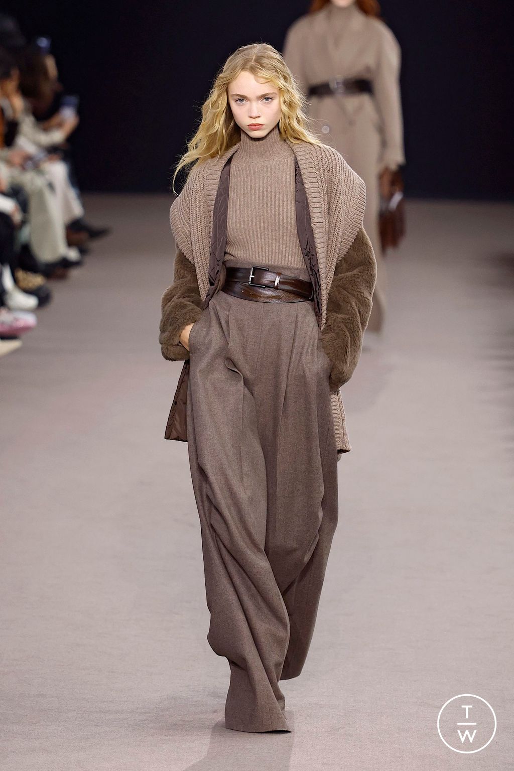 Fashion Week Milan Fall/Winter 2025 look 8 de la collection Max Mara womenswear