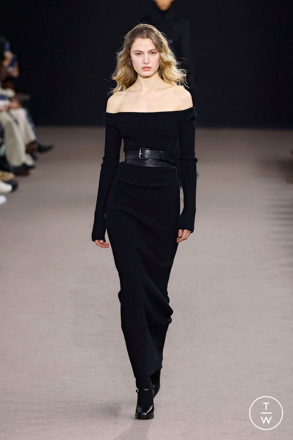 Fashion Week Milan Fall/Winter 2025 look 38 from the Max Mara collection womenswear