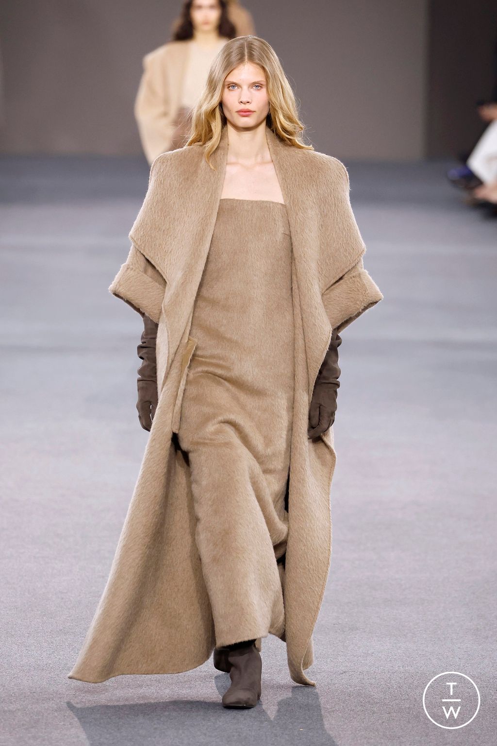 Fashion Week Milan Fall/Winter 2026 look 33 from the Max Mara collection womenswear