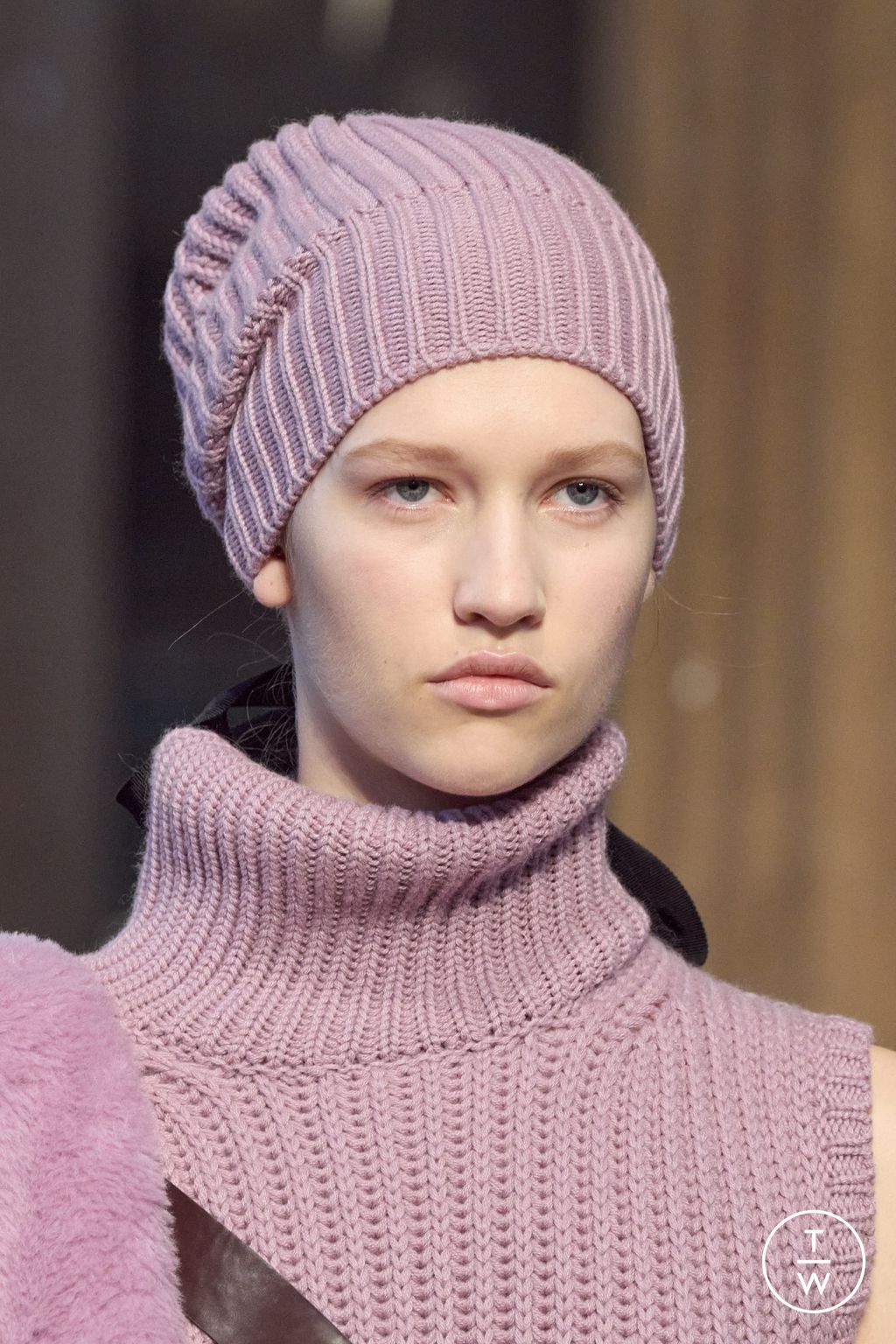 Fashion Week Milan Fall/Winter 2023 look 24 from the Max Mara collection womenswear accessories
